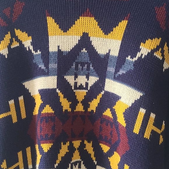 Beautiful British sweater 🇬🇧 - Picture 2 of 5